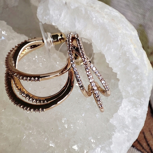 Pink Linen Brand Cubic Zirconia Curled Triple Gold Tone Plated Hoop Earrings NIB - Picture 3 of 11